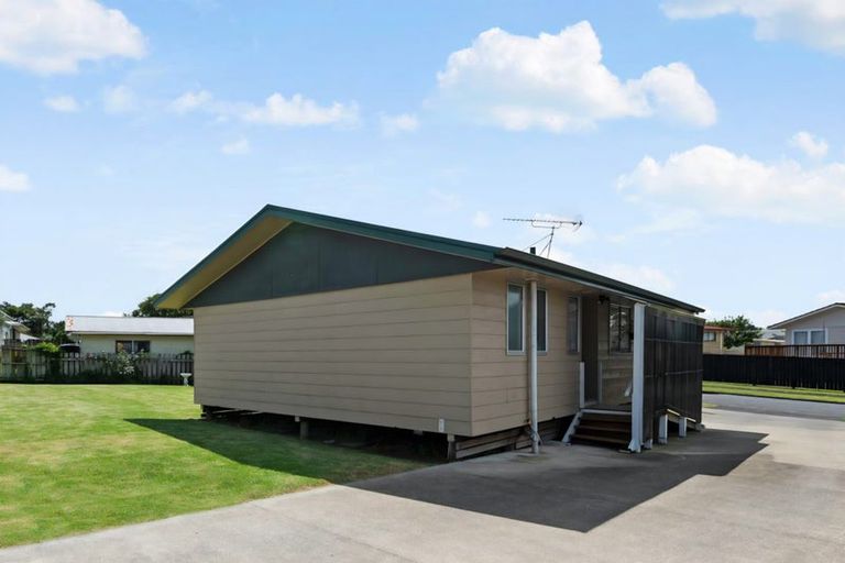 Photo of property in 2 Matipo Drive, Tuakau, 2121