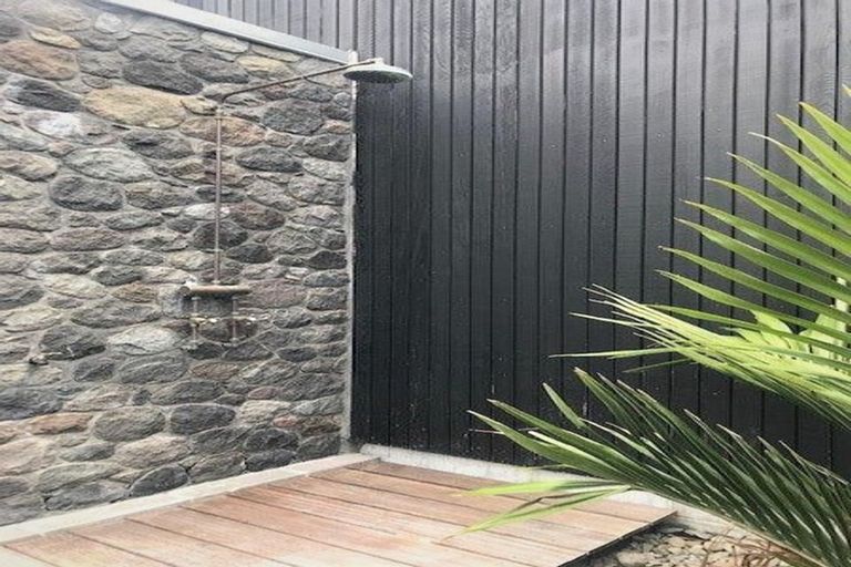 Photo of property in 9a Baring Terrace, Strandon, New Plymouth, 4312