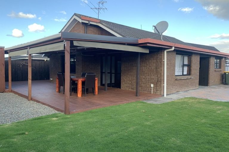 Photo of property in 1/16 Frank Evans Place, Henderson, Auckland, 0610