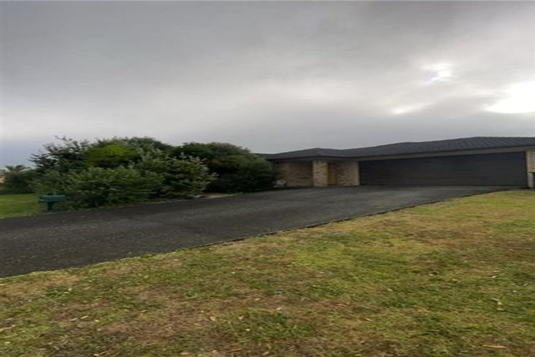 Photo of property in 5 Fergy Crescent, Wattle Downs, Auckland, 2103