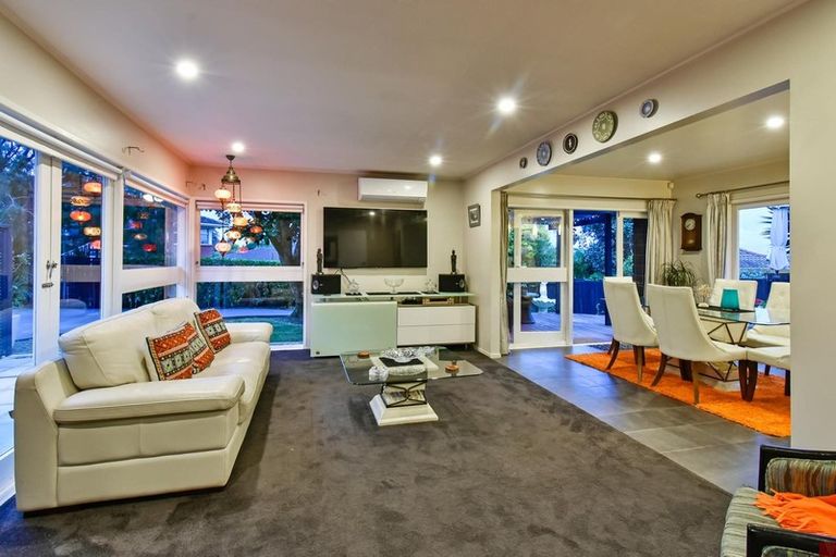 Photo of property in 17 Glenmore Road, Sunnyhills, Auckland, 2010