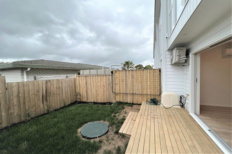 Photo of property in 114 Astley Avenue, New Lynn, Auckland, 0600