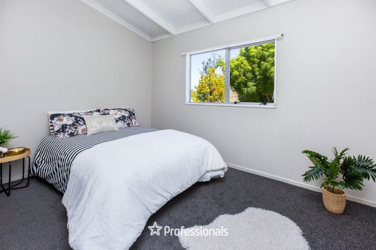Photo of property in 23 Hartford Crescent, Totara Park, Upper Hutt, 5018