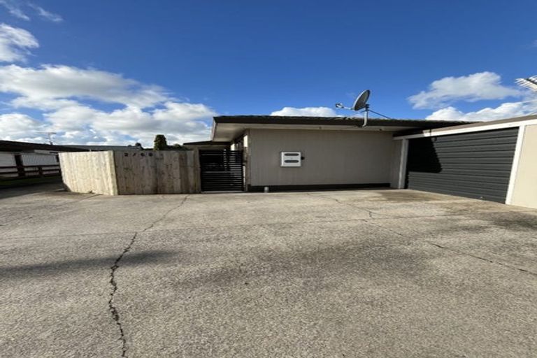 Photo of property in 6 Youngs Road, Papakura, 2110