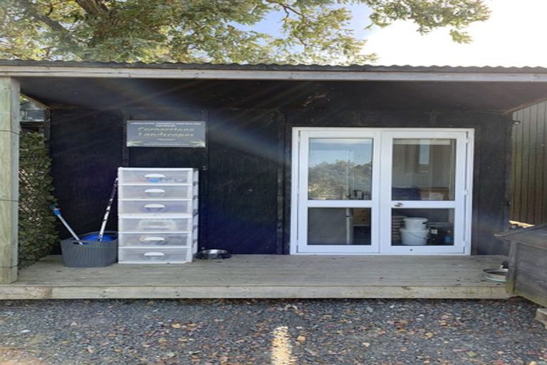 Photo of property in 83 Whitford Park Road, Whitford, Manurewa, 2576