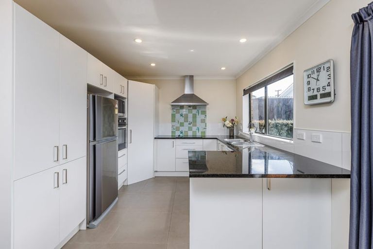 Photo of property in 2/14 Prictor Street, Papakura, 2110