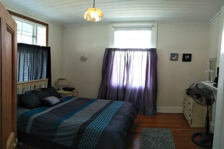 Photo of property in 2/22 Kiteroa Terrace, Rothesay Bay, Auckland, 0630