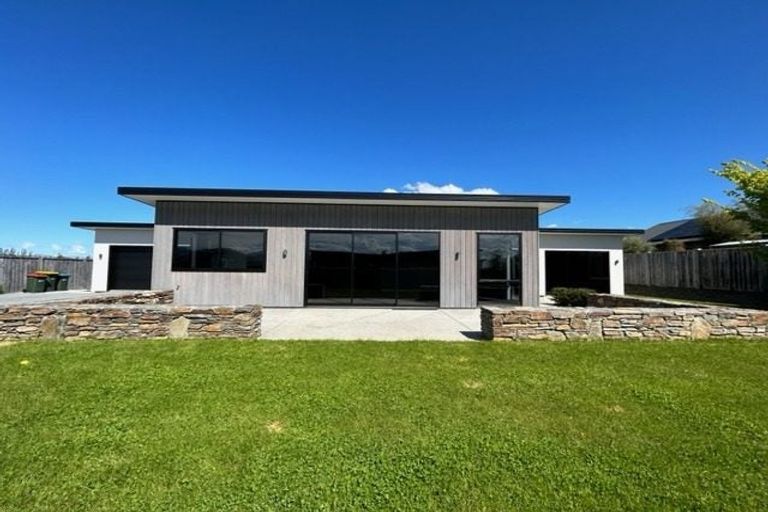 Photo of property in 2 Nancy Lane, Wanaka, 9305