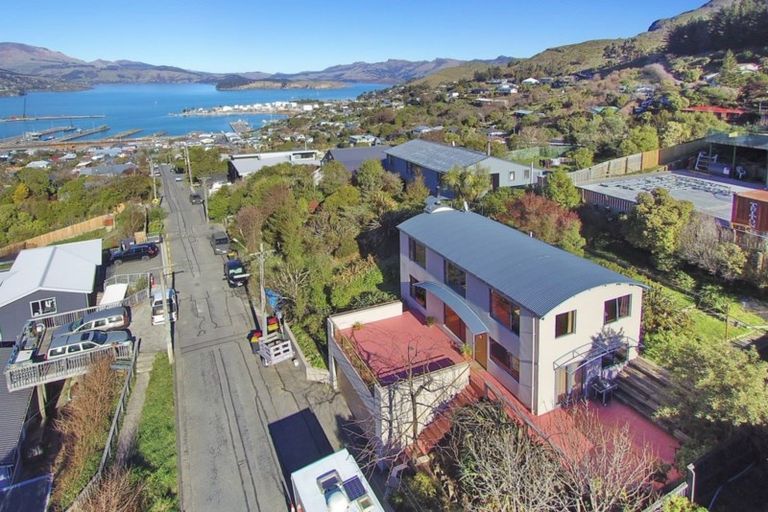 Photo of property in 37 Cornwall Road, Lyttelton, 8082