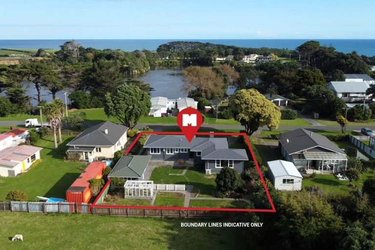 Photo of property in 5 Domett Street, Opunake, 4616