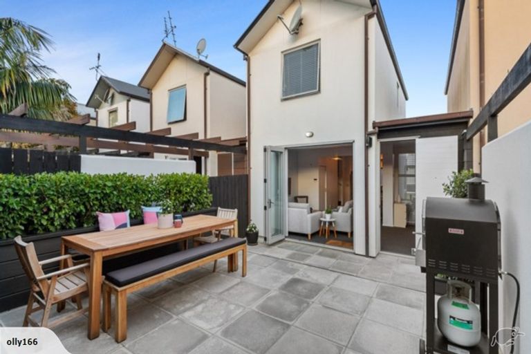 Photo of property in 14 Kirikiri Lane, East Tamaki, Auckland, 2013