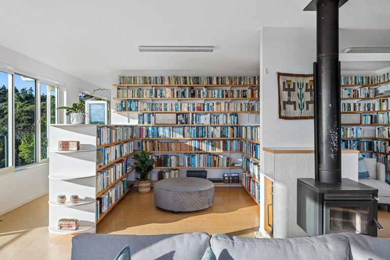 Photo of property in 52 Beauvoir Avenue, Matakatia, Whangaparaoa, 0930