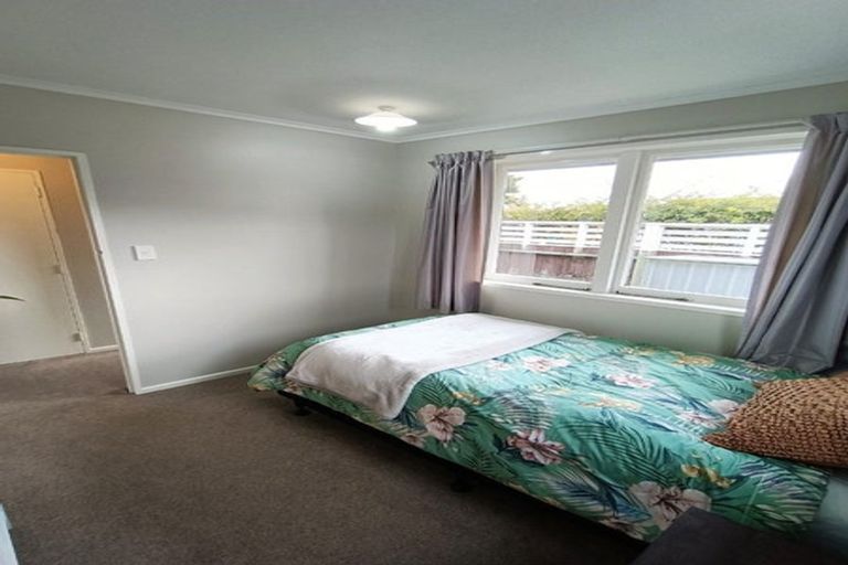 Photo of property in 1/63a Pine Avenue, Ebdentown, Upper Hutt, 5018
