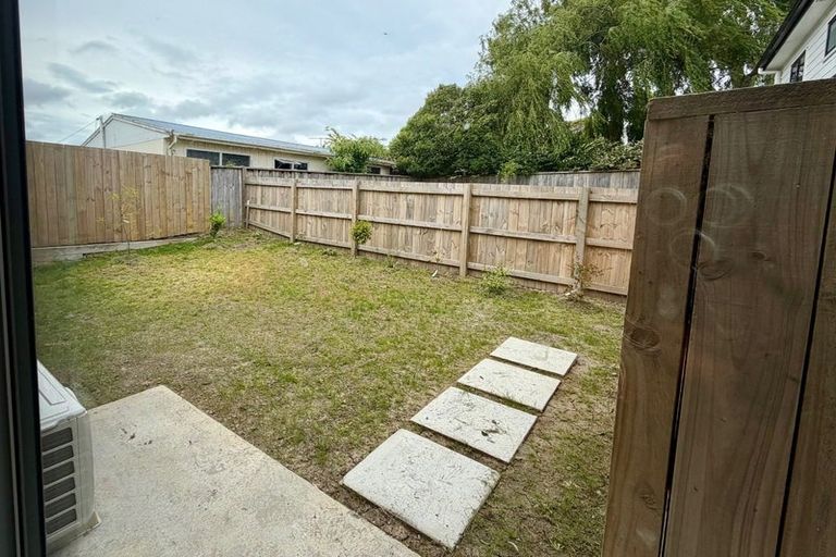 Photo of property in 17c Martin Place, Kelston, Auckland, 0602