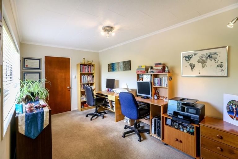 Photo of property in 18 Hickford Place, Okato, 4335