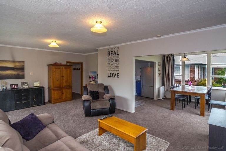 Photo of property in 9 Hall Grove, Ebdentown, Upper Hutt, 5018