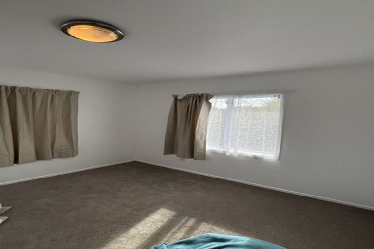 Photo of property in 32 Essex Street, Te Atatu South, Auckland, 0610