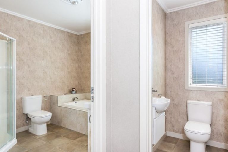 Photo of property in 16 Montgomery Crescent, Kinloch, Taupo, 3377