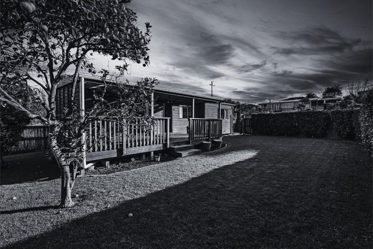 Photo of property in 1/29 Tirimoana Road, Te Atatu South, Auckland, 0602