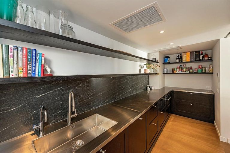 Photo of property in 24 Seacliffe Avenue, Belmont, Auckland, 0622