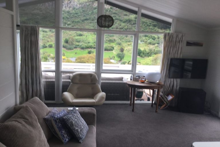 Photo of property in 32 Evans Pass Road, Sumner, Christchurch, 8081