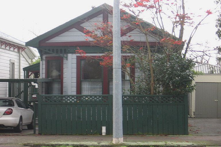 Photo of property in 99 Victoria Avenue, Palmerston North, 4410