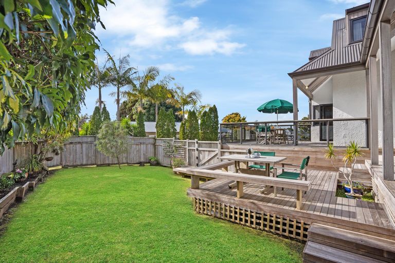 Photo of property in 1/28 Alexander Street, Cockle Bay, Auckland, 2014