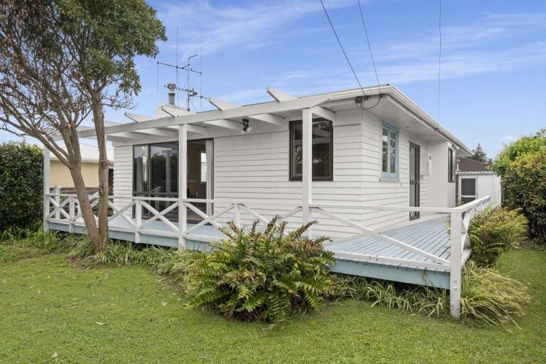 Photo of property in 49 Queen Road, Bellevue, Tauranga, 3110