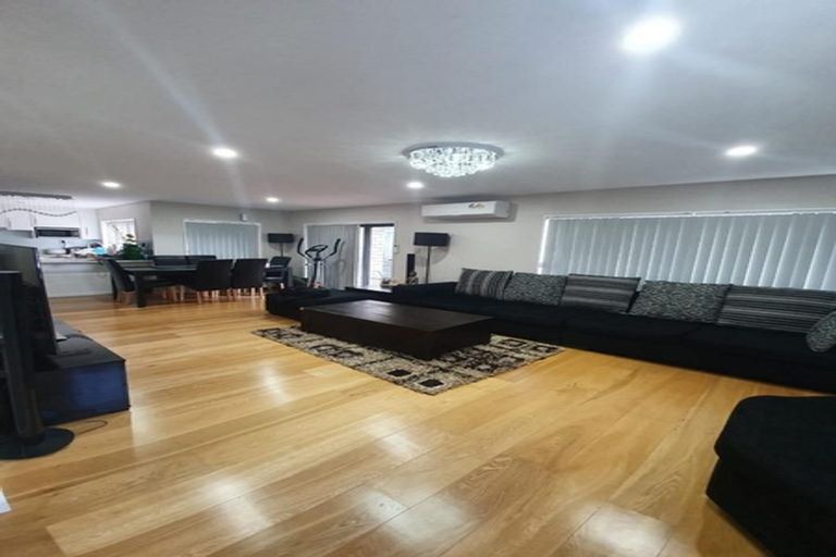 Photo of property in 16 Nandi Lane, Ranui, Auckland, 0612