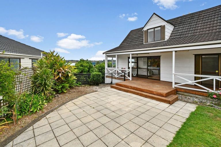 Photo of property in 7 Cumbrian Place, Conifer Grove, Takanini, 2112