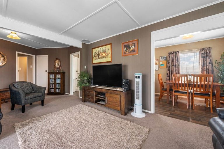 Photo of property in 15 Fenruss Street, Fairy Springs, Rotorua, 3015