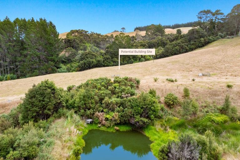 Photo of property in 592 Kanohi Road, Kaukapakapa, 0873