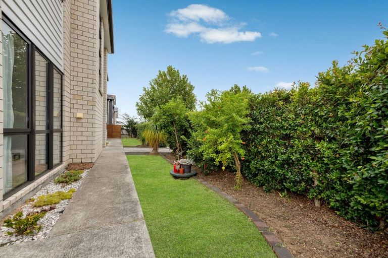 Photo of property in 76 Donegal Park Drive, Flat Bush, Auckland, 2019