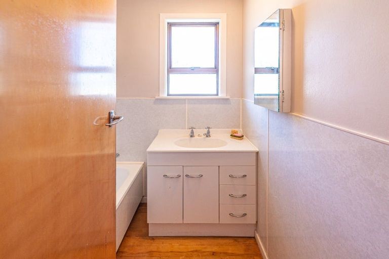 Photo of property in 6 Omori Place, Castlecliff, Whanganui, 4501