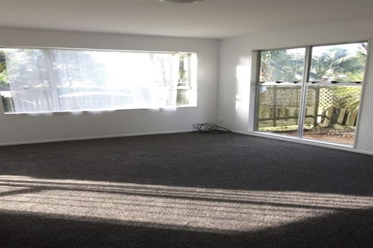 Photo of property in 1/124 Hutchinson Avenue, New Lynn, Auckland, 0600