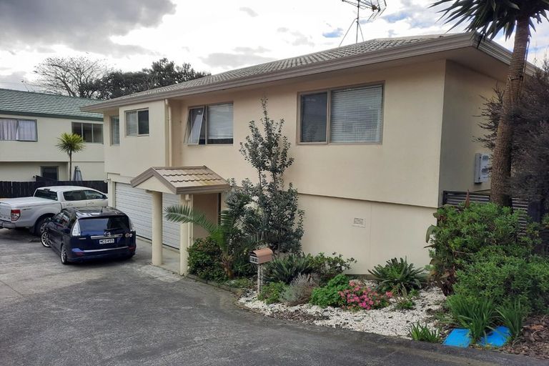 Photo of property in 2/18 Ocean View Road, Hatfields Beach, Orewa, 0931