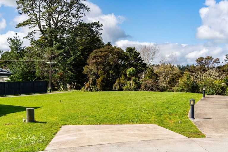 Photo of property in 11 Manaaki Circle, Paparoa, 0571