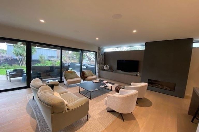 Photo of property in 10 Head Street, Sumner, Christchurch, 8081