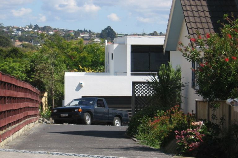 Photo of property in 1/14 Rothesay Bay Road, Rothesay Bay, Auckland, 0630