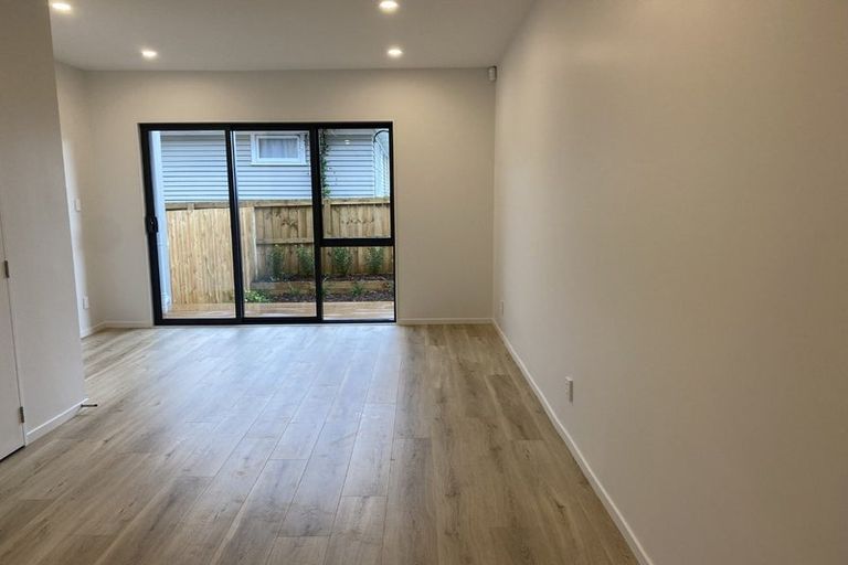 Photo of property in 27 Paetai Lane, Te Atatu Peninsula, Auckland, 0610
