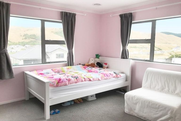 Photo of property in 5 Prestwich Rise, Churton Park, Wellington, 6037