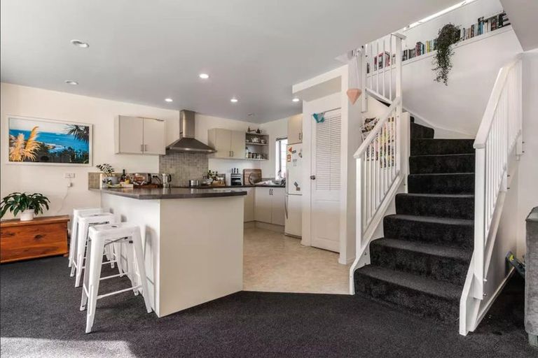 Photo of property in 1/18 Argyle Road, Browns Bay, Auckland, 0630