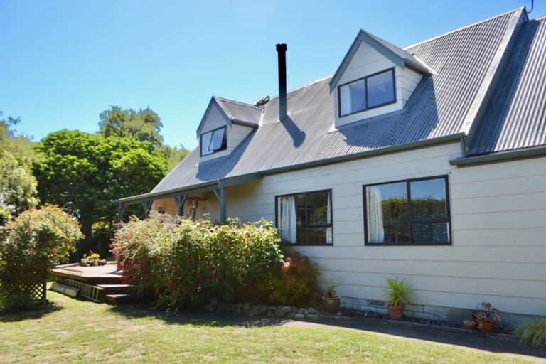 Photo of property in 11 Renata Road, Otaki, 5512