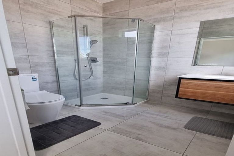 Photo of property in 320c Royal Road, Massey, Auckland, 0614