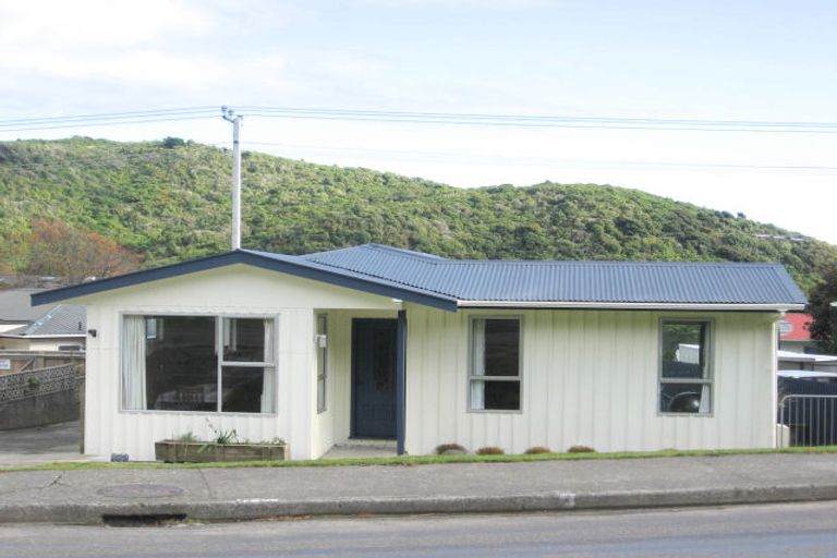 Photo of property in 94 Valley Road, Paraparaumu, 5032