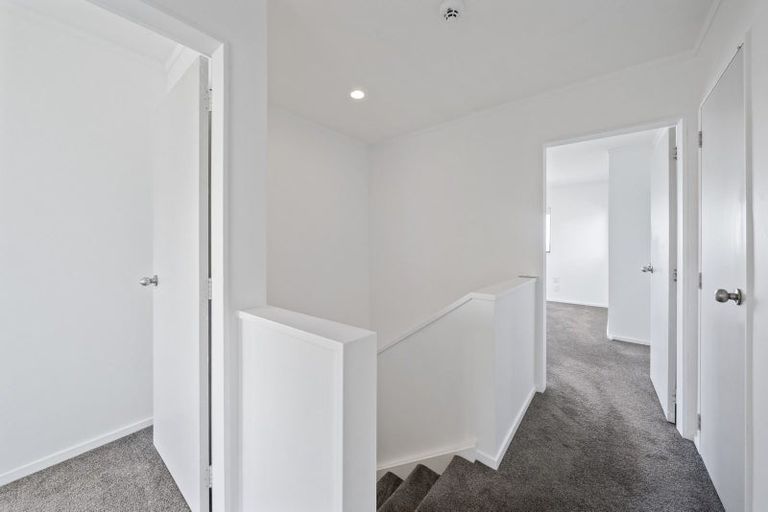 Photo of property in 15 Bury Grove, Strathmore Park, Wellington, 6022