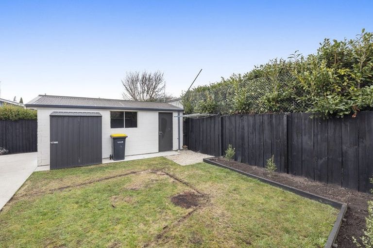 Photo of property in 1/9 Chislehurst Place, Bryndwr, Christchurch, 8052