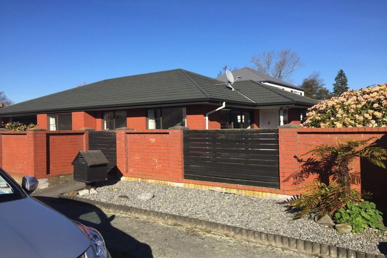 Photo of property in 4 Ladbrokes Place, Fendalton, Christchurch, 8052