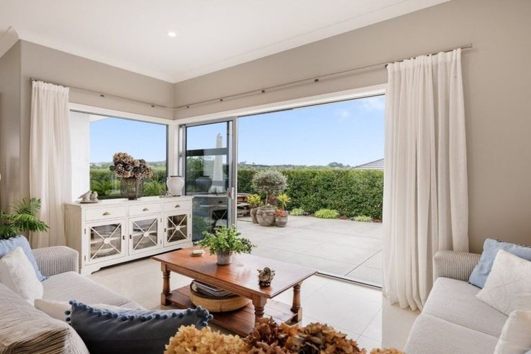 Photo of property in 16 Rexford Heights, Pyes Pa, Tauranga, 3112