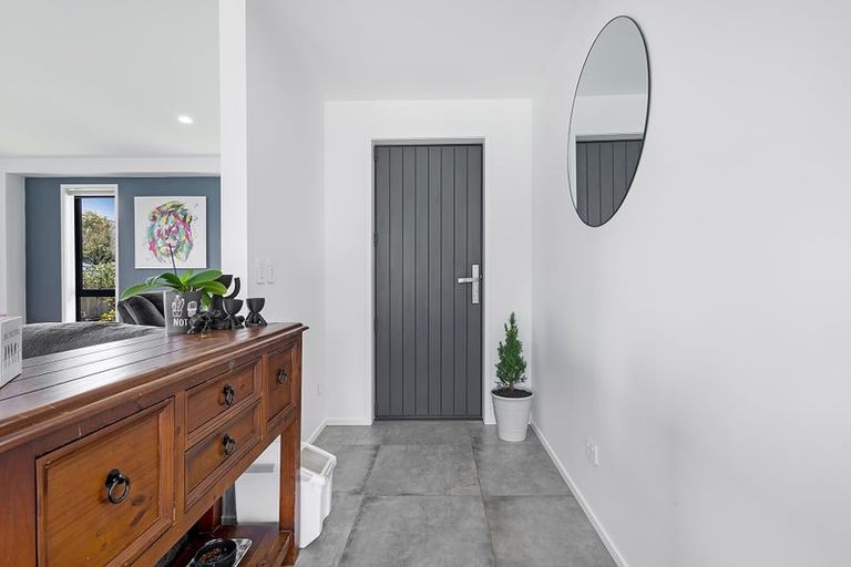 Photo of property in 27 Smith Street, Lepperton, New Plymouth, 4373